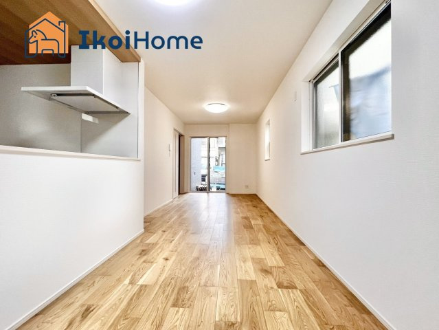 明石市中朝霧丘　新築一戸建の居間・リビング|【ホームページに現地動画掲載中】●年中無休：当日予約可●オプションでフローリング強化コーティング有