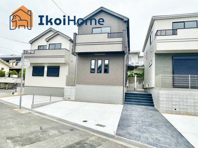 明石市大久保町高丘５丁目2期　2号棟　新築戸建の外観|JR大久保駅バス11分!お車並列2台駐車可能！小・中学校徒歩10分圏内！周辺公園多く子育て環境良好♪