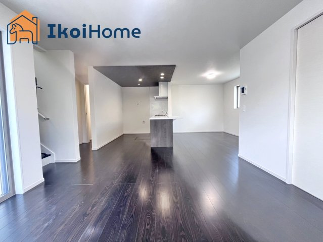 明石市西明石東町　1号棟　新築戸建の内装|●年中無休：当日予約可●オプションでより一層フローリング強くする10年保証のコーティングもご用意