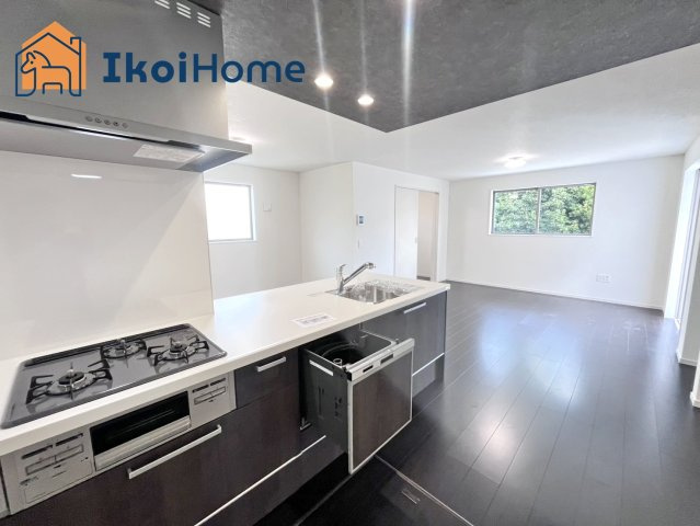 明石市西明石東町　1号棟　新築戸建のキッチン|●年中無休：当日予約可●食洗器付きのキッチンになります。食器洗いの作業が楽になり非常に便利です。