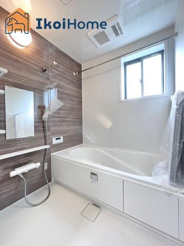 明石市西明石東町　1号棟　新築戸建の浴室|●年中無休：当日予約可●小窓ございますので通気・換気良好です。清潔な空間を保っていただけます。