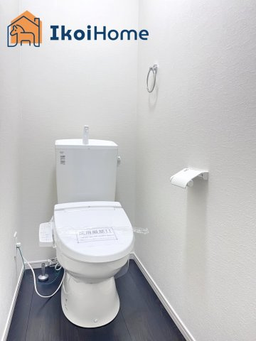 明石市西明石東町　1号棟　新築戸建のトイレ|節水型で従来製品より60％水量削減。お掃除が楽な、便器フチなし形状、セルフノズルクリーン。