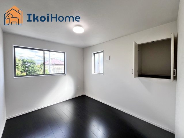 明石市西明石東町　1号棟　新築戸建の子供部屋|●年中無休：当日予約可●二面採光で陽当たり・通風良好です。木目のフローリングで落ち着く空間です。