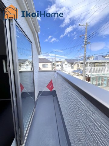 明石市西明石東町　1号棟　新築戸建のバルコニー|●年中無休：当日予約可●バルコニーが幅あるので洗濯物をたくさん干すこともできます