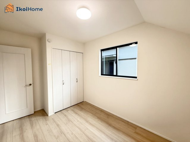 明石市西明石北町１丁目　新築の寝室|【ホームページに現地動画掲載中】●年中無休：当日予約可●カーテン・カーテンレールは付いておりません。