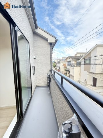 明石市西明石北町１丁目　新築のバルコニー|【ホームページに現地動画掲載中】●年中無休：当日予約可●バルコニー屋根は８万円～バルコニー設置可能。