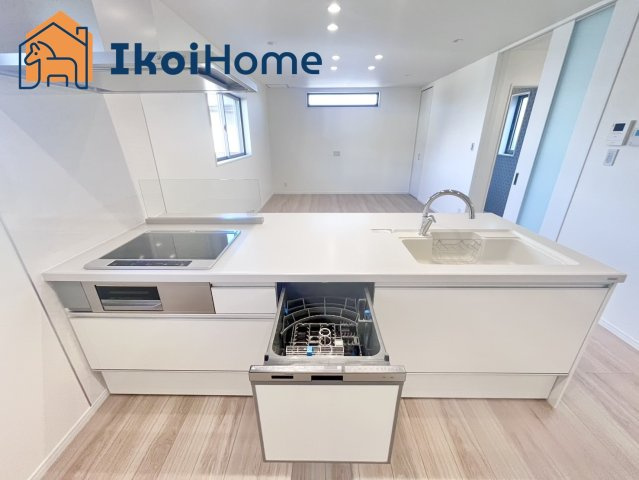 明石市魚住町清水　新築戸建のキッチン|【ホームページに現地動画掲載中】●年中無休：当日予約可●食洗機完備ですので時短になり、便利です。