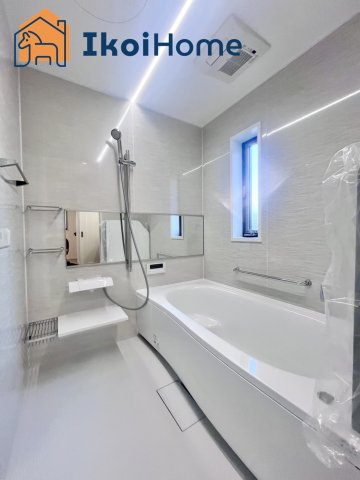 明石市魚住町清水　新築戸建の浴室|【ホームページに現地動画掲載中】●年中無休：当日予約可●1坪タイプのゆったりとした浴槽です。