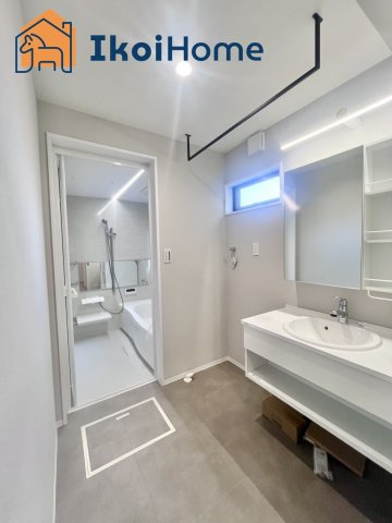 明石市魚住町清水　新築戸建の洗面所|【ホームページに現地動画掲載中】●年中無休：当日予約可●洗濯パンもお好みで設置可能です！
