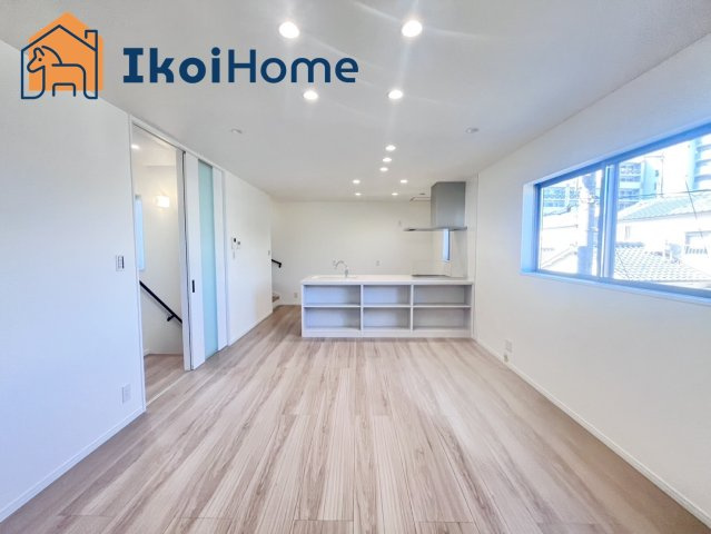 明石市魚住町清水　新築戸建の居間・リビング|【ホームページに現地動画掲載中】●年中無休：当日予約可●2階LDKですので、視線が気になりません。