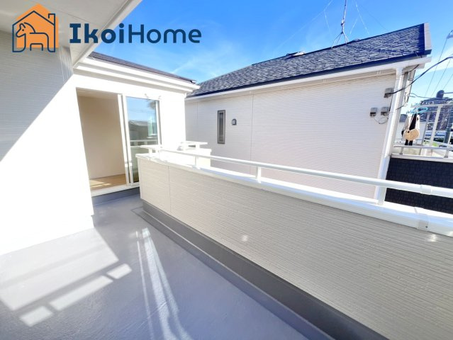 明石市二見町福里8期　新築戸建のバルコニー|【ホームページに現地動画掲載中】●年中無休：当日予約可●広々バルコニー♪2部屋から出入り可能です！