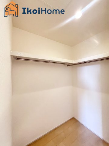 明石市二見町福里8期　新築戸建の収納|【ホームページに現地動画掲載中】●年中無休：当日予約可●WIC広々♪便利な棚・ハンガーパイプ付き！