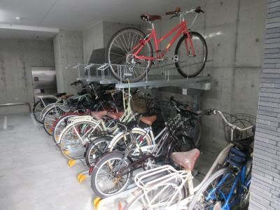 オーバルコート京都三条通の駐車場|駐輪場