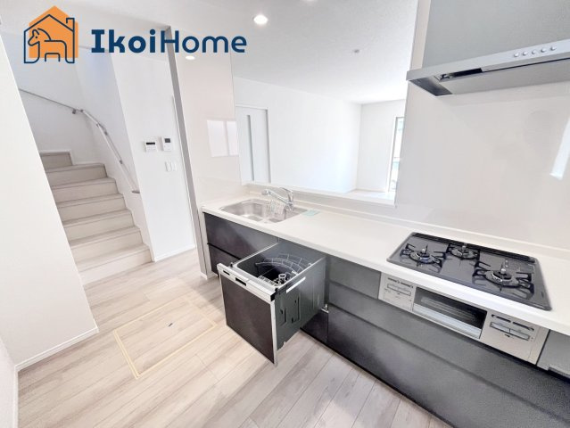 明石市大久保町高丘2丁目　2号棟　新築戸建のキッチン|【ホームページに現地動画掲載中】●年中無休：当日予約可●食洗機付きのキッチンになります。