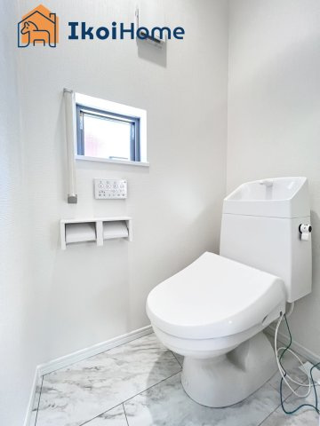 明石市大久保町高丘2丁目　2号棟　新築戸建のトイレ|【ホームページに現地動画掲載中】●年中無休：当日予約可●1階・2階ウォッシュレット付のお手洗いです