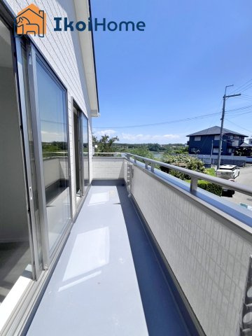 明石市大久保町高丘2丁目　2号棟　新築戸建のバルコニー|【ホームページに現地動画掲載中】●年中無休：当日予約可●南面一面バルコニー♪広々陽当り良好