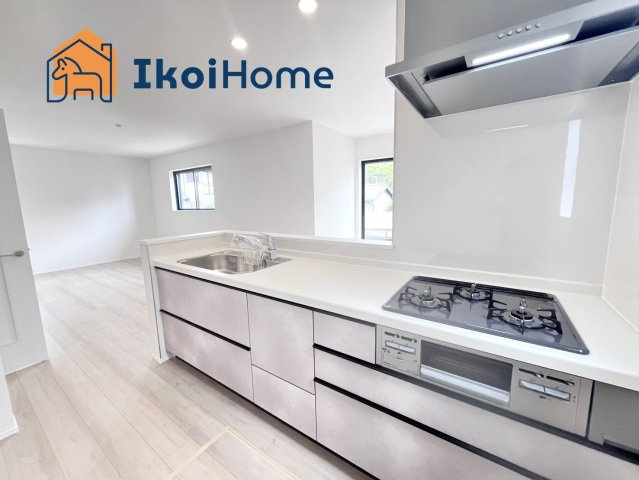 明石市魚住町長坂寺　新築戸建のキッチン|【ホームページに現地動画掲載中】●年中無休：当日予約可●シンクは傷や汚れが付きにくく音を軽減する仕様