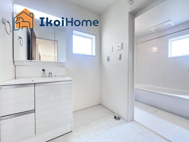 魚住町錦が丘3期　3号棟　新築の洗面所|【ホームページに現地動画掲載中】●年中無休：当日予約可●洗面室です。追加で収納棚等も設置可能です。