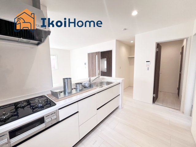 魚住町錦が丘3期　3号棟　新築のその他|【ホームページに現地動画掲載中】●年中無休：当日予約可●階段前扉はプライベート空間と間仕切＆空調に◎