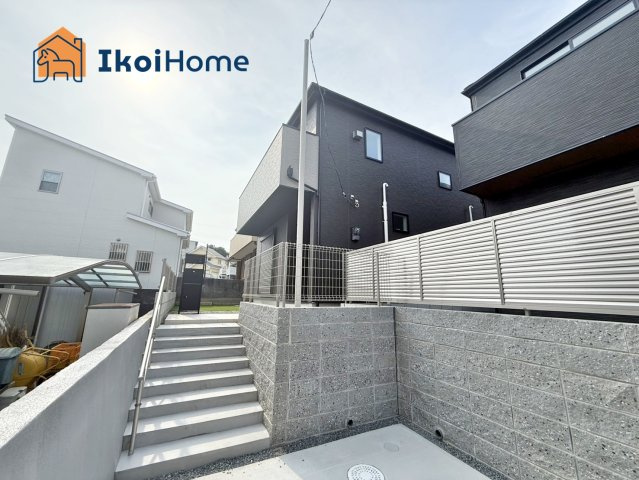 明石市大久保町山手台2丁目24-1期　全2棟1号棟　新築戸建のエントランス|【ホームページに現地動画掲載中】●年中無休：当日予約可●毎月５組限定！人気オプション３点１万円で取付