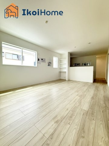 明石市大久保町山手台2丁目24-1期　全2棟2号棟　新築戸建の居間・リビング|【ホームページに現地動画掲載中】●年中無休：当日予約可●食洗機・エアコン・カップボード等追加工事可能