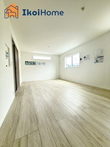 明石市大久保町山手台2丁目24-1期　全2棟2号棟　新築戸建の居間・リビング|【ホームページに現地動画掲載中】●年中無休：当日予約可●フロアコーティング・壁掛TV住宅ローン組込可