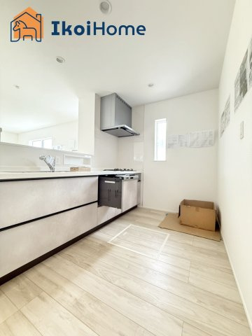 明石市大久保町山手台2丁目24-1期　全2棟2号棟　新築戸建のキッチン|【ホームページに現地動画掲載中】●年中無休：当日予約可●同色のカップボードご依頼を受ける事が多いです