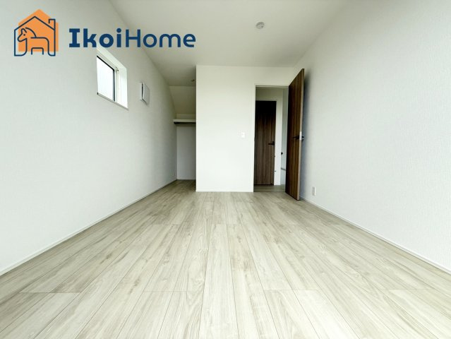 明石市大久保町山手台2丁目24-1期　全2棟2号棟　新築戸建の寝室|【ホームページに現地動画掲載中】●年中無休：当日予約可●フローリング強くする10年保証コーティング有