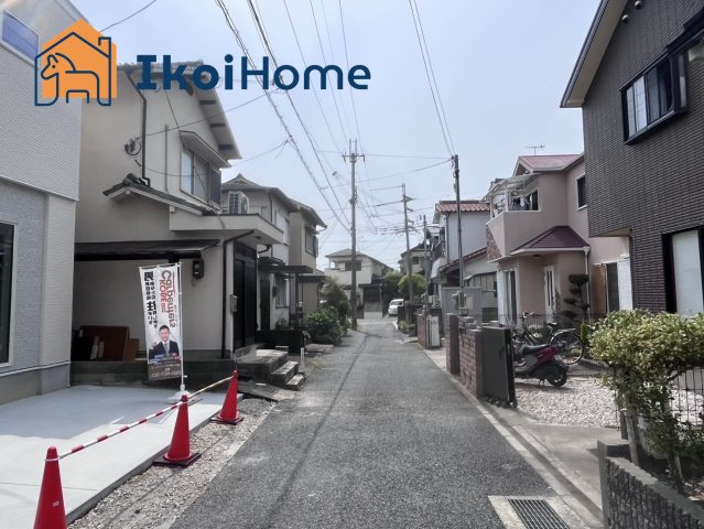 明石市大久保町大窪　新築一戸建の前面道路含む現地写真|【ホームページに現地動画掲載中】●年中無休：当日予約可●前面道路は幅員約4m、周辺は閑静な住宅街です