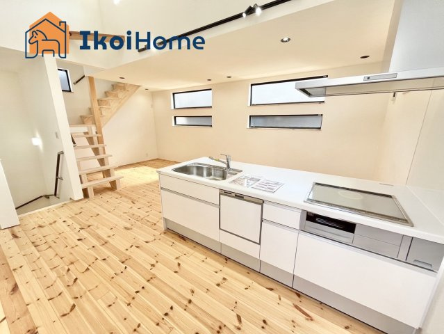 明石市朝霧東町2丁目　新築戸建のキッチン|セミオープンタイプのキッチンになります。開放的で明るいです。