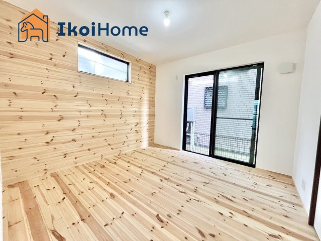 明石市朝霧東町2丁目　新築戸建の寝室|1F洋室は5.6帖洋室。5.8帖洋室、８帖洋室がございます。全室２面採光で明るいです。