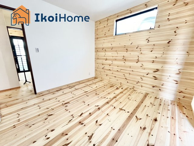 明石市朝霧東町2丁目　新築戸建の寝室|各部屋にはカーテンレールはついています。約２万円前後で全窓にカーテンレールを取り付けできます