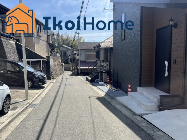 明石市朝霧東町2丁目　新築戸建の前面道路含む現地写真|～ご見学に関して～平日や夜間でもご案内可能。決まったお時間で身動きが取れない方も臨機応変に対応します