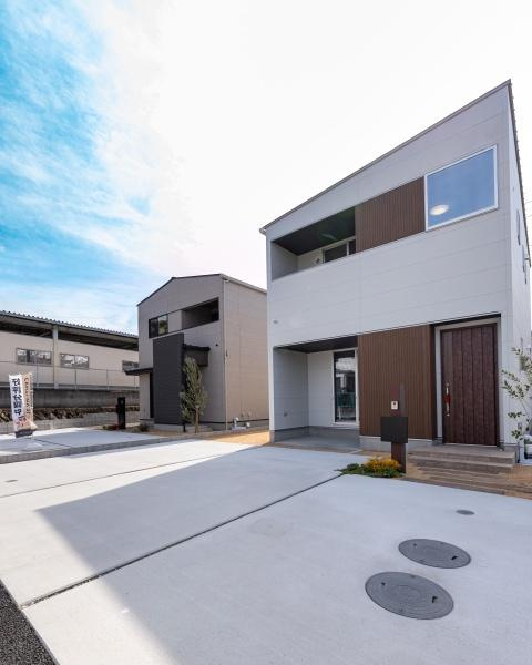 小佐井Ｎ新築の駐車場|来客時も安心の広さです♪