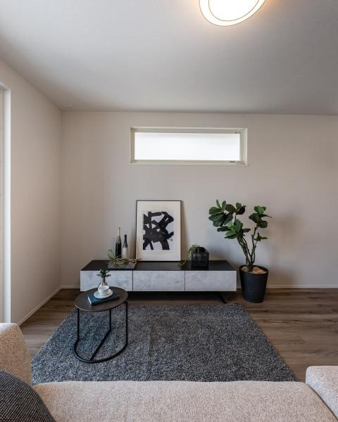 小佐井Ｓ新築の浴室|浴室暖房乾燥機が備わっており寒い日でも暖かく快適に入浴でき、雨の日のお洗濯物にも便利です。