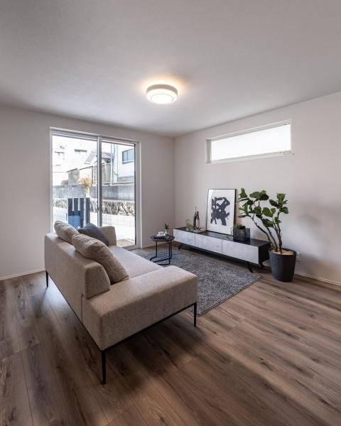 小佐井Ｓ新築のキッチン|キッチンは引き出し収納が充実していて調理器具や食器もすっきりと整理できます。節水・時短に嬉しい食器洗い乾燥機付きです！