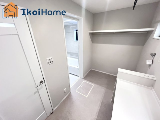 明石市二見町福里　新築戸建ての洗面所|【ホームページに現地動画掲載中】●年中無休：当日予約可●嬉しいですねランドリースペースがございます！