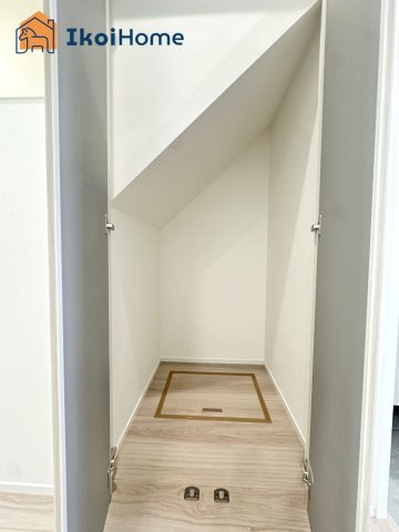 明石市藤江　新築戸建てのエントランス|【ホームページに現地動画掲載中】●年中無休：当日予約可●収納スペースも広く便利