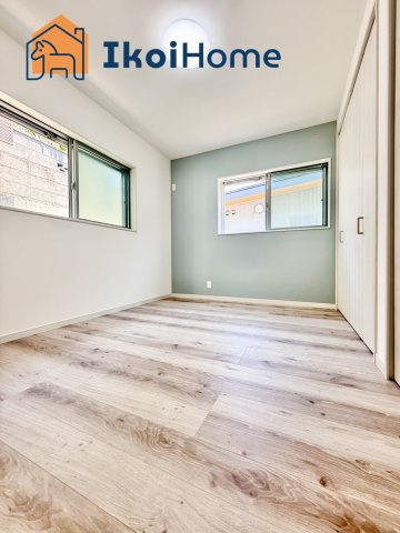 明石市太寺3丁目　新築戸建の寝室|フロア・水周りコーティング・アクセントクロス・食洗機・エアコン・追加照明・カップボードの追加工事可能