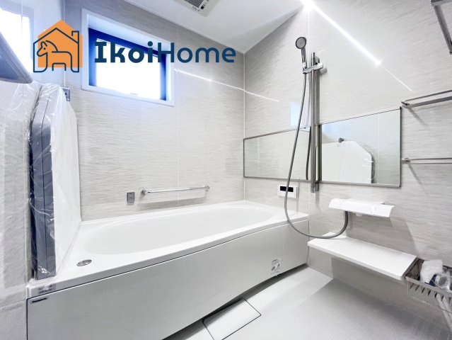 明石市林3丁目　新築戸建の浴室|ホームページに現地動画掲載中】●年中無休：当日予約可●足を伸ばしてご入浴いただける広々とした浴槽♪