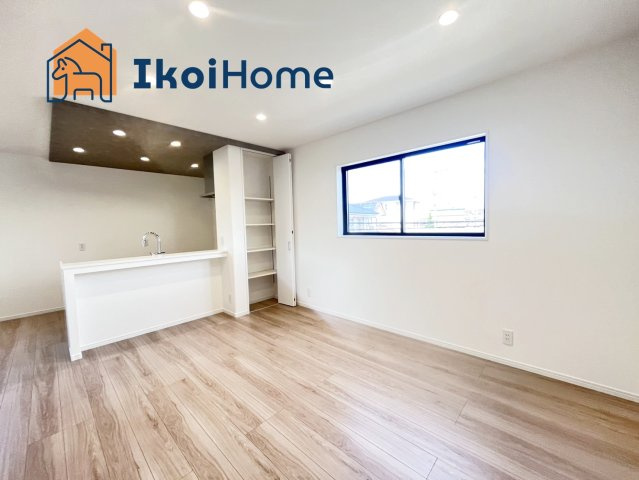 明石市林3丁目　新築戸建の居間・リビング|【ホームページに現地動画掲載中】●年中無休：当日予約可●2階LDKでプライバシーもしっかりと確保！