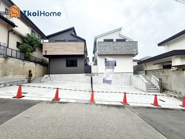 明石市松が丘3丁目　1号地　新築戸建の前面道路含む現地写真|●年中無休：当日予約可●前面道路は北側広く幅員約6ｍ！間口もゆったり7ｍございます！
