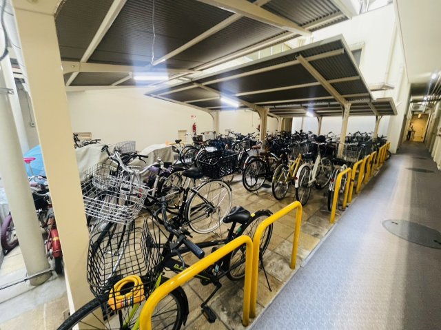 京都四条グランドハイツの駐車場