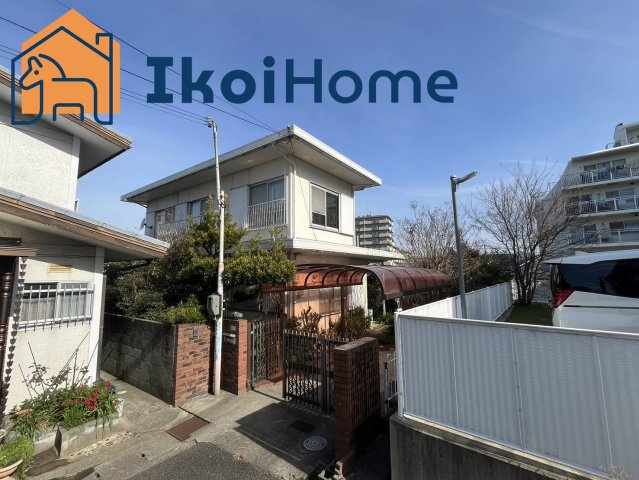 明石市東朝霧丘　中古戸建の庭|●年中無休：見学時間9:00～20:00・当日予約可●弊社独自で毎月５組限定の「人気オプション３点パック」をご用意。カーポート・バルコニー・ウッドデッキを１５万円（税別）で取り付け。