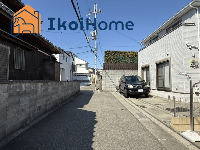 明石市大久保町西島　中古戸建の周辺|前面道路は南側幅員約3.95ｍございますので、お車1台はゆったり通行できます！