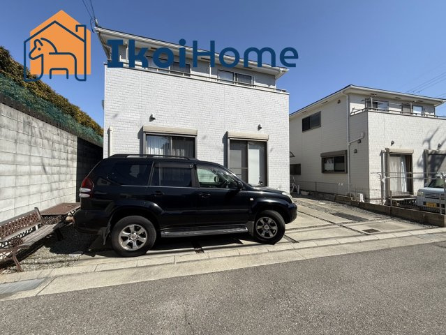 明石市大久保町西島　中古戸建の玄関|全室南向き建物で陽当り良好！駐車スペース2台可！ウォークインクローゼット付で収納豊富です！