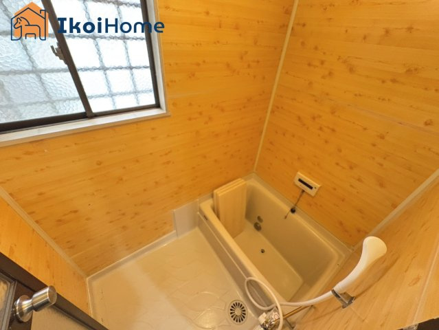 明石市二見町福里　中古戸建の浴室|【ホームページに現地動画掲載中】●年中無休：当日予約可●お風呂はこじんまりしております！