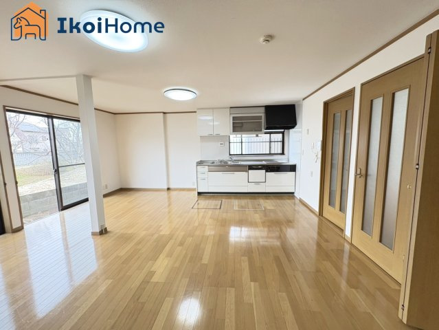 明石市二見町福里　中古戸建の居間・リビング|【ホームページに現地動画掲載中】●年中無休：当日予約可●家具・家電は住宅ローンに組込み可能！