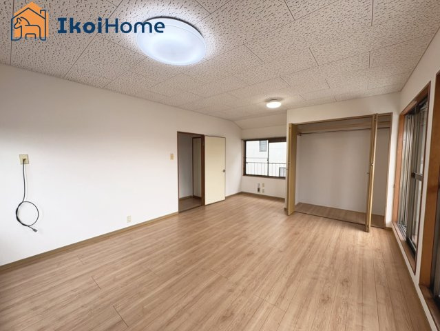 明石市二見町福里　中古戸建の子供部屋|【ホームページに現地動画掲載中】●年中無休：当日予約可●洋室には大きな収納あり！