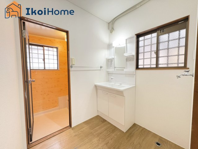 明石市二見町福里　中古戸建の洗面所|【ホームページに現地動画掲載中】●年中無休：当日予約可●洗濯パン未設置。約5000〜15000円で可